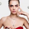 Muse 'DIOR Joaillerie', Cara Delevinge Serikan Kempen Krismas Baharu