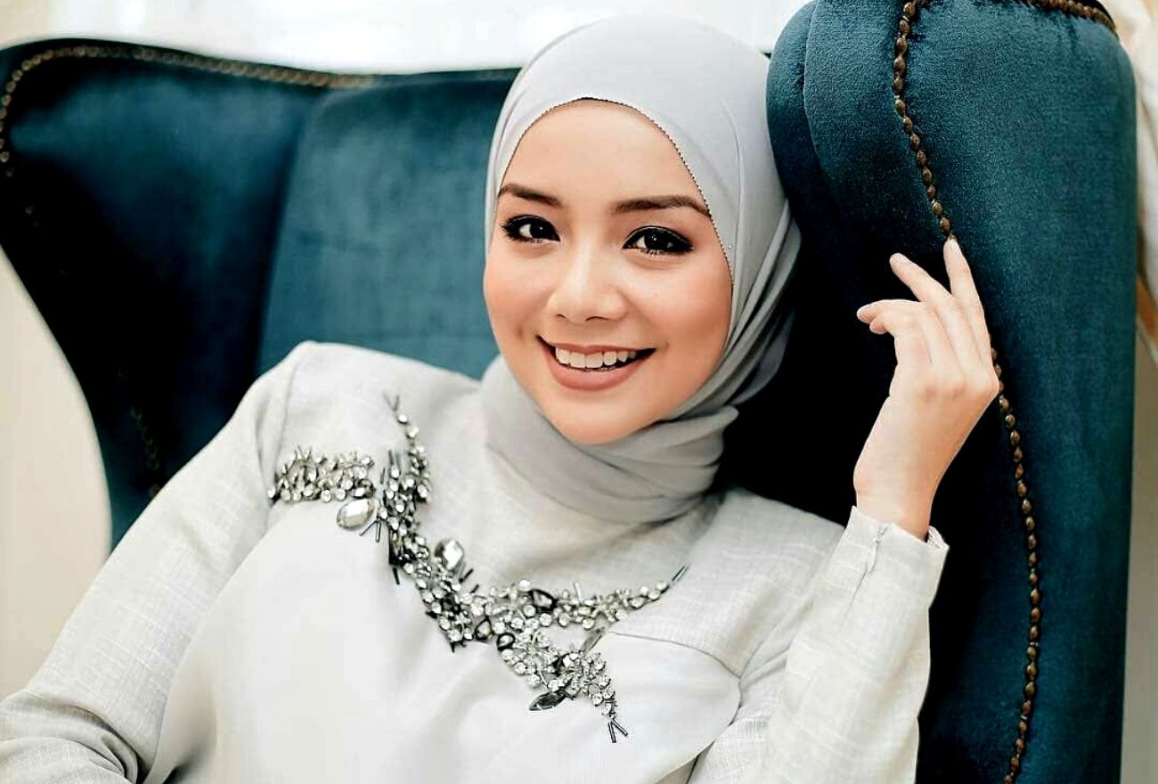 Lima Bulan Berumah Tangga, Mira Filzah Kini Berbadan Dua?
