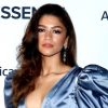 Zendaya Sarung Gaun Berusia 40 Tahun Ke Majlis Anugerah