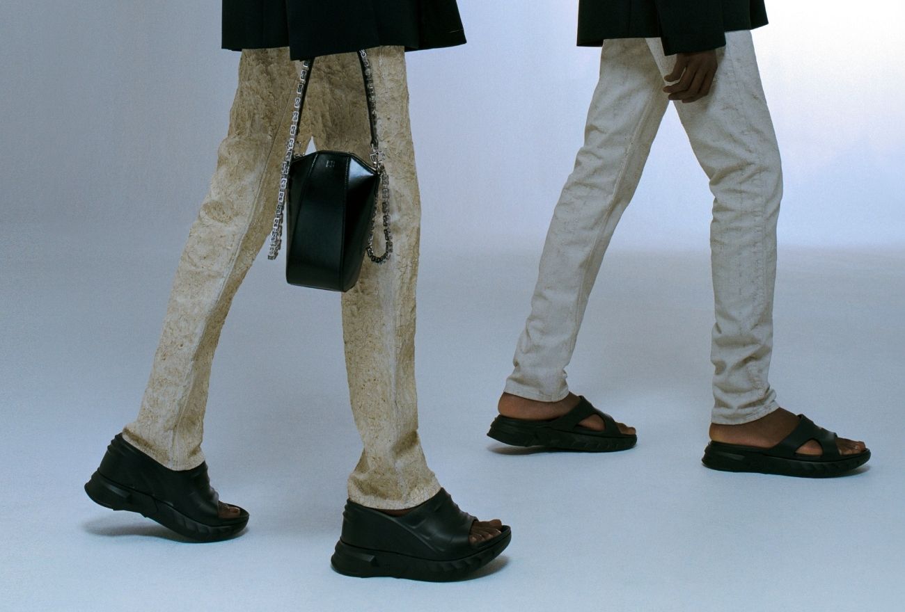 Sandal Marshmallow, Desain Unik Dari Givenchy