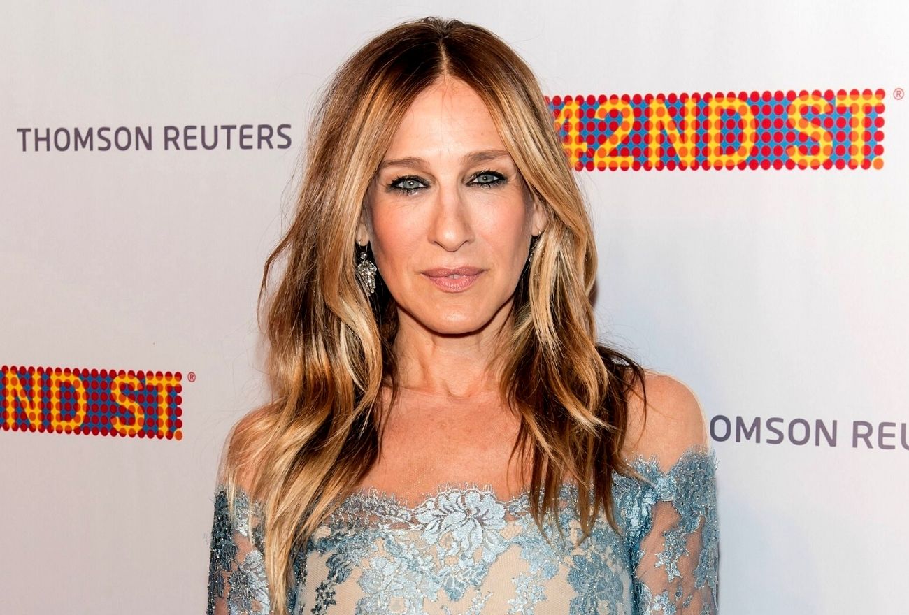 Penampilan Sarah Jessica Parker Dengan Rambut Beruban Mengejutkan Peminat