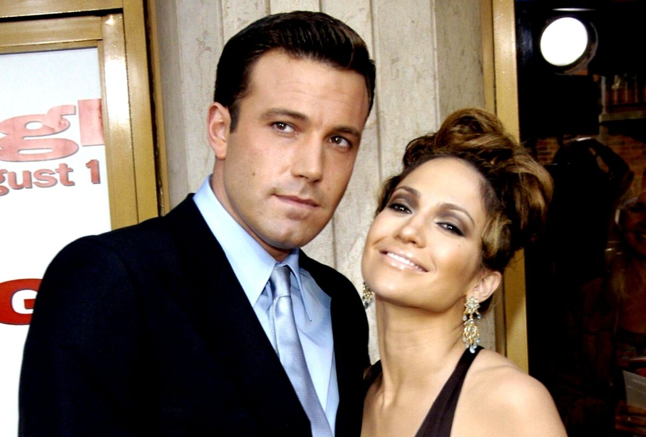 JLo Sahkan Perhubungan Dengan Ben Affleck Menerusi Satu Foto Intim