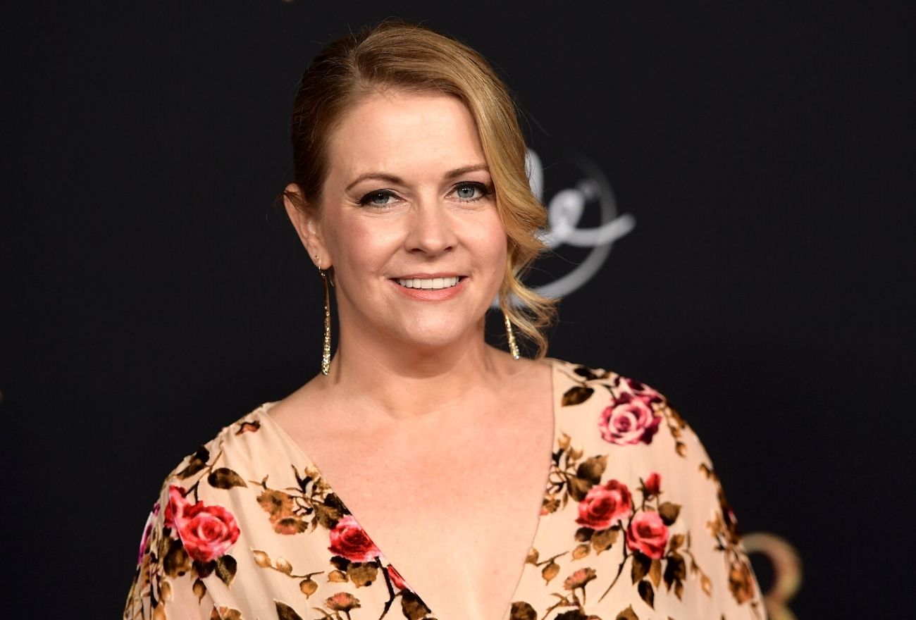 Melissa Joan Hart Dedah Dijangkiti Covid-19 Selepas Lengkap Dos Vaksin