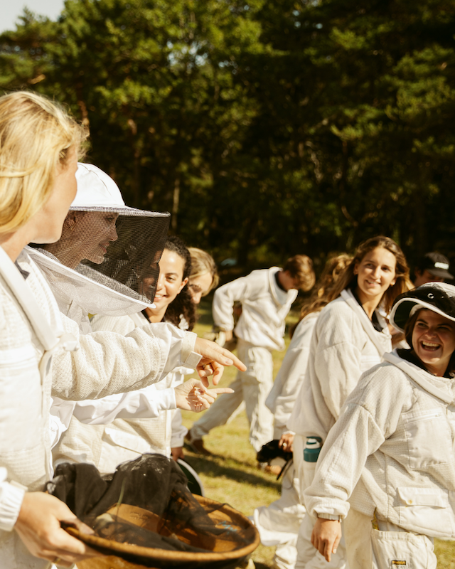 Angelina Jolie Pilihan Guerlain Sebagai ‘Godmother’ Women for Bees