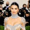 Aksi Mesra Kendall Jenner & Kekasih Baru Berjaya Dirakam Paparazi