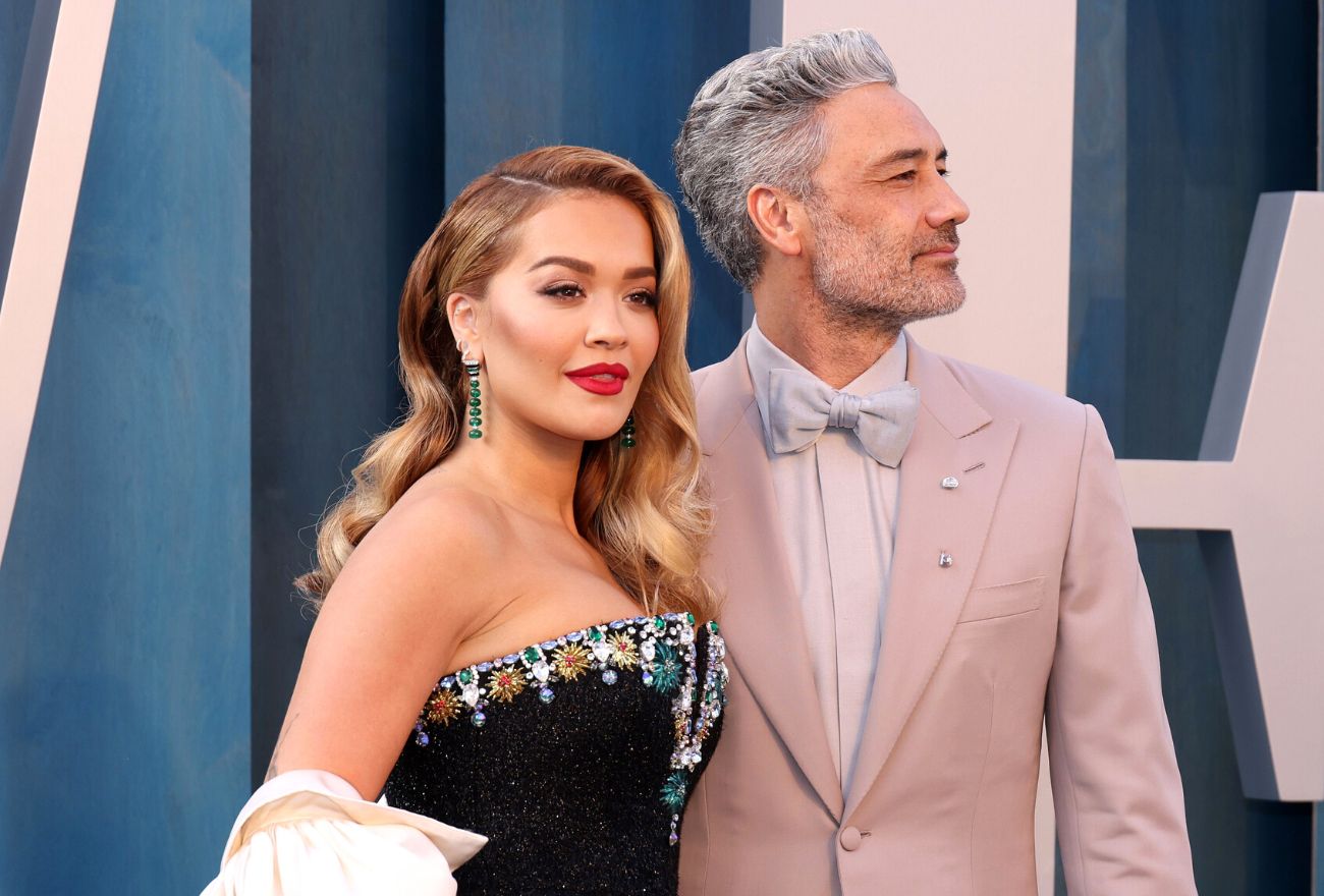 Rita Ora & Taika Waititi Mengikat Tali Pertunangan