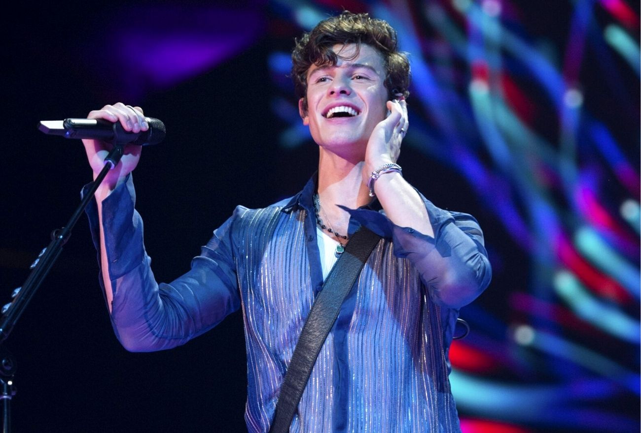 Siapa Wanita 50-an Yang Berjaya Mencuri Hati Shawn Mendes?