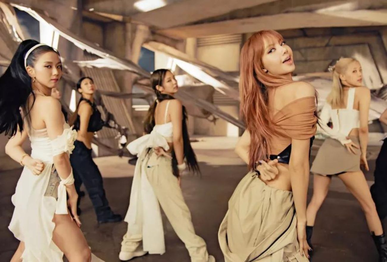 BLACKPINK Pink Venom lengkap gaya dramatik!