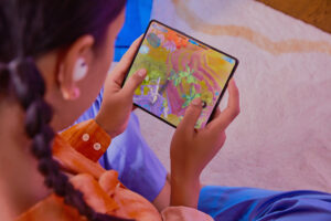 SAMSUNG Memperkenalkan Peranti Serbaguna Galaxy Z Fold4
