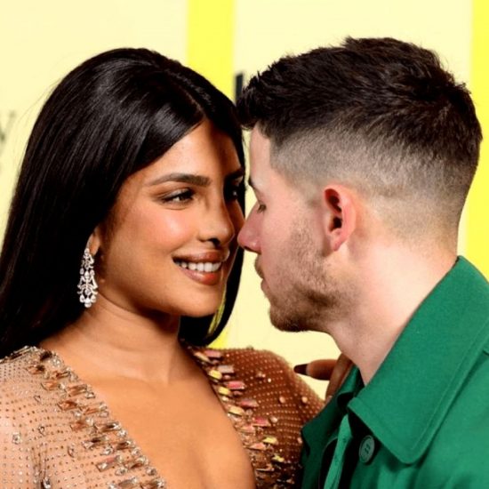 Priyanka Chopra Berkongsi Aksi Nakal Nick Jonas Di Instagram