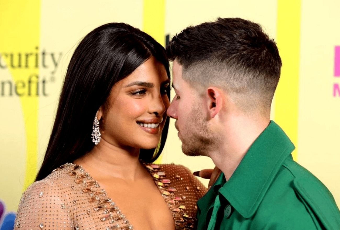Priyanka Chopra Berkongsi Aksi Nakal Nick Jonas Di Instagram