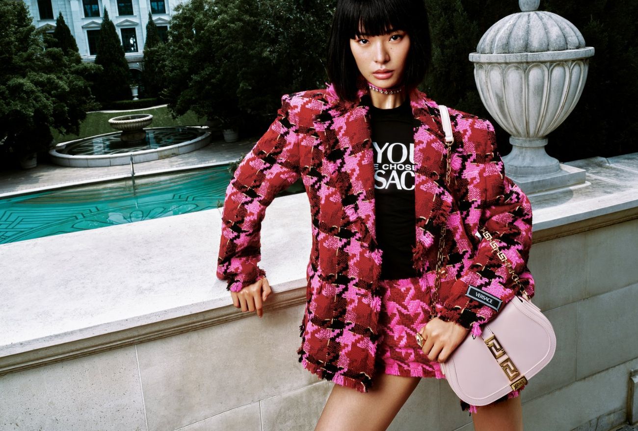 Versace Meletakkan Greca Goddess Warna Baharu Di Asia-Pasifik