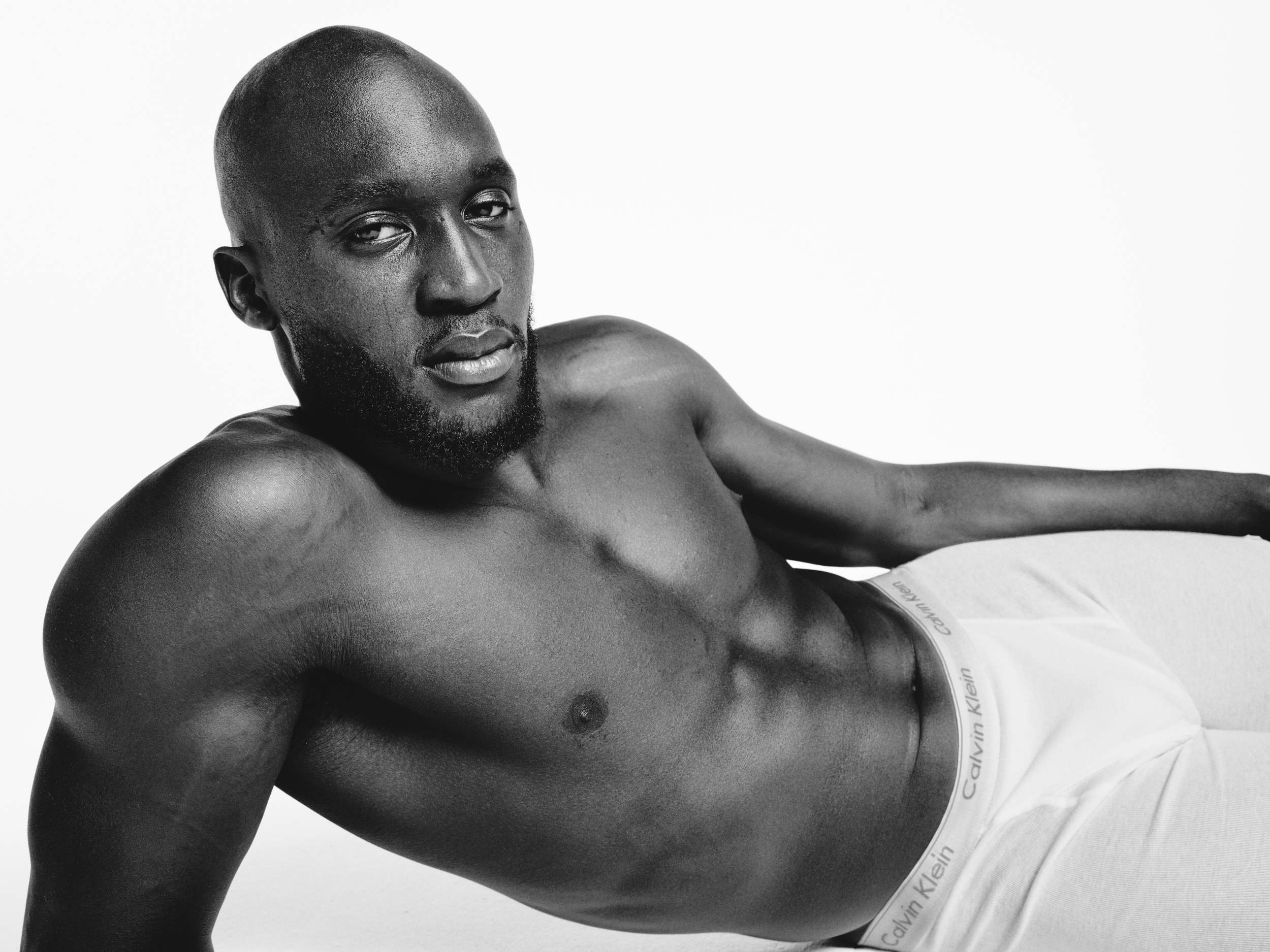 'Calvins or Nothing', menaruhkan dua wajah baharu, Maya Hawke & Romelu Lukaku sebagai penghias kempen Calvin Klein Underwear.
