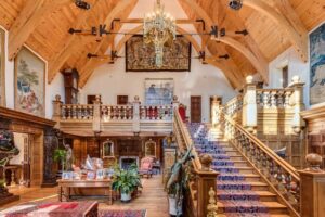 Rumah Selebriti Hollywood Yang Unik 