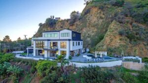 Rumah Selebriti Hollywood Yang Unik 