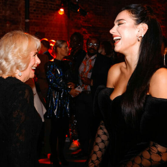 Dua Lipa dan Permaisuri Camilla Bertemu di Majlis Booker Prize
