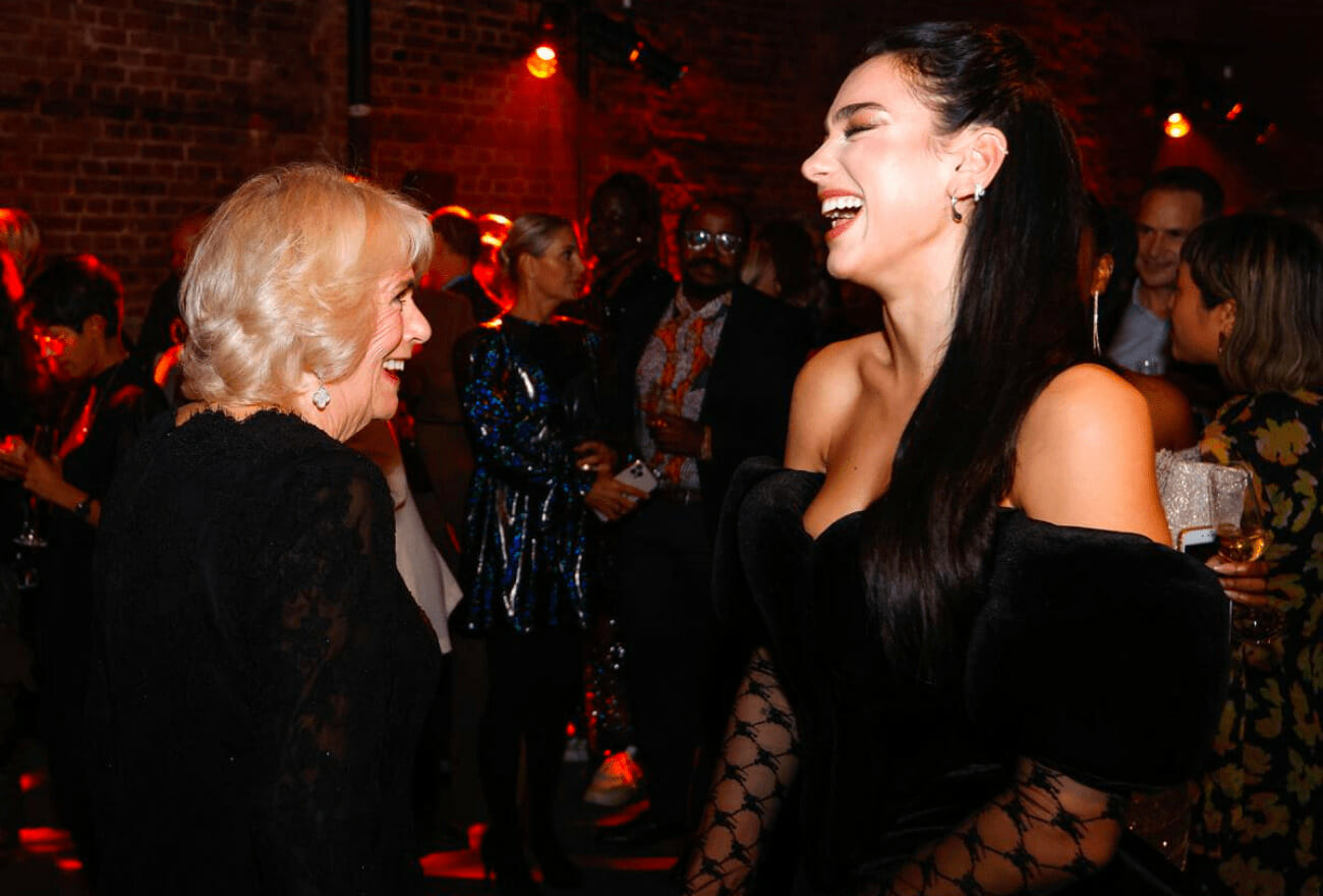 Dua Lipa dan Permaisuri Camilla Bertemu di Majlis Booker Prize