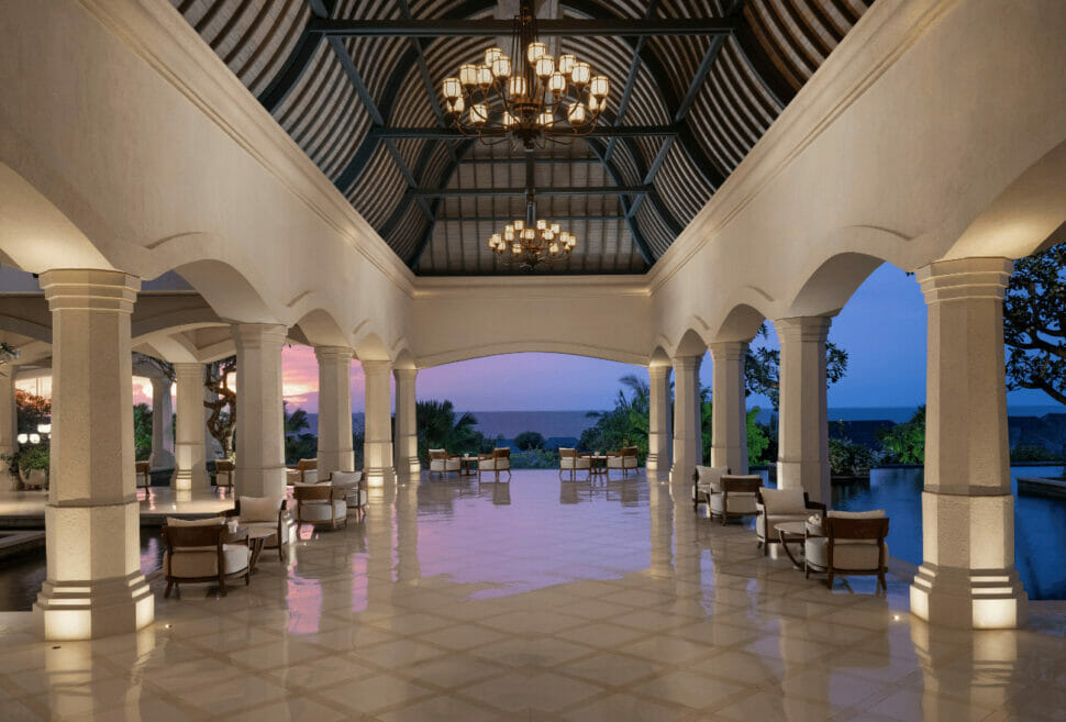 Selami Majapahit di Resort Mewah, Jumeirah Bali