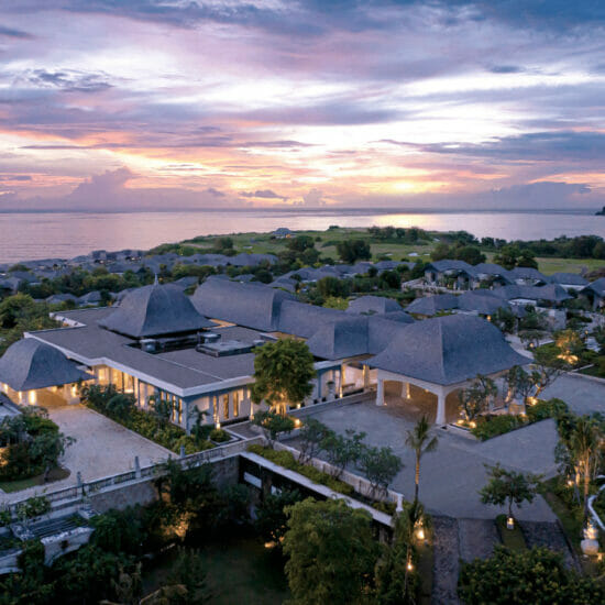 Selami Majapahit di Resort Mewah, Jumeirah Bali