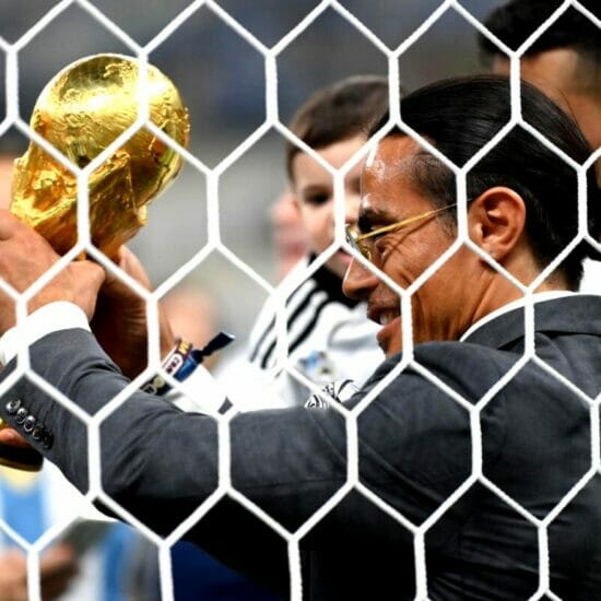 Tindakan Salt Bae Menjulang Trofi Piala Dunia Dipertikai
