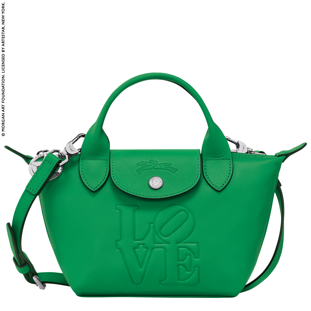 Longchamp mempersembahkan Longchamp x Robert Indiana sebagai penghormatan kepada artis, Robert Indiana untuk koleksi ikonik Le Pliage®.