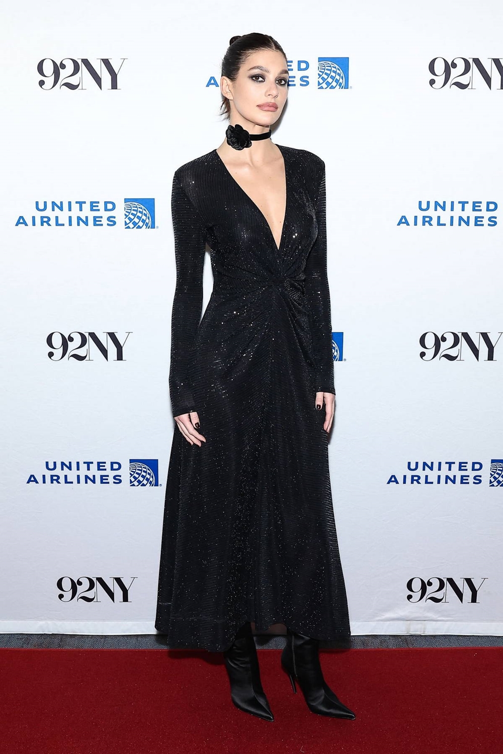 Camila Morrone terkenal dengan gayanya yang effortless, elegant dan chic. GLAM kongsikan gaya fesyen IT girl terbaru ini.