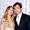 Suki Waterhouse Tayang Baby Bump, Robert Pattinson Bakal Bergelar Bapa