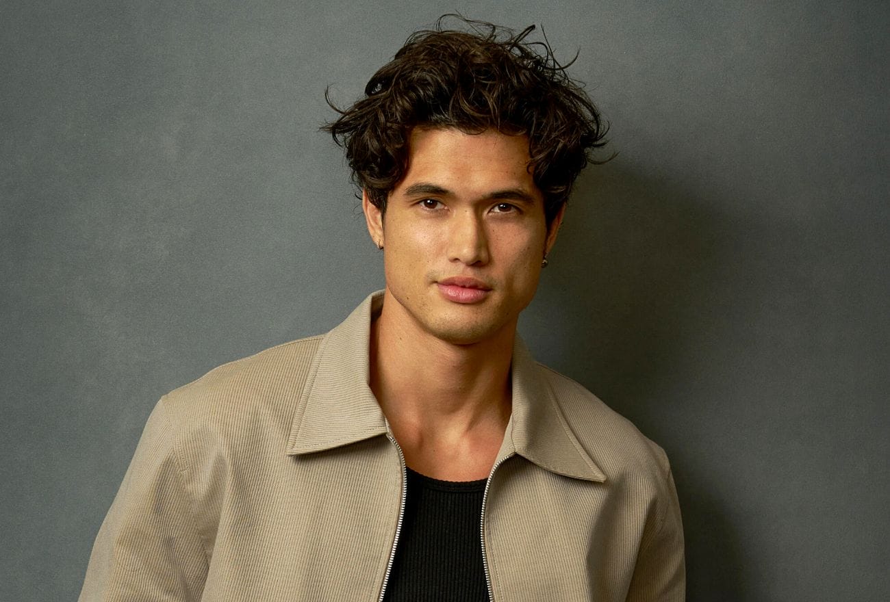 Kenali Model & Aktor Tampan Berdarah Kacukan, Charles Melton