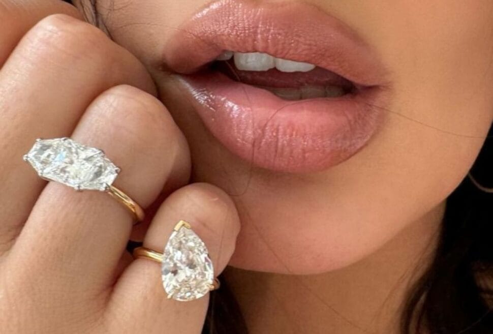 Emrata Tunjuk Cincin "Cerai"