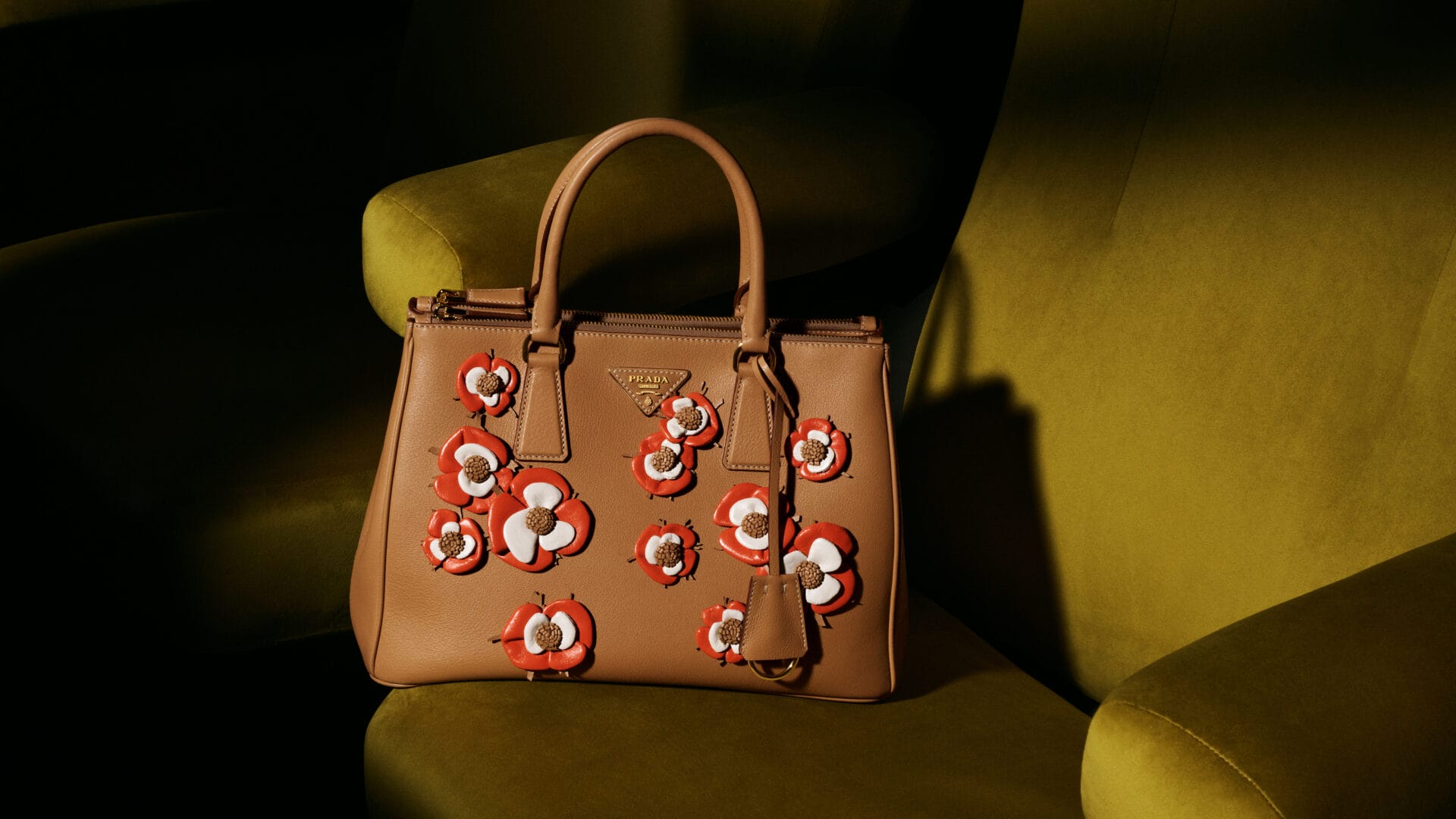 Beg Tangan Musim Ini: PRADA Galleria